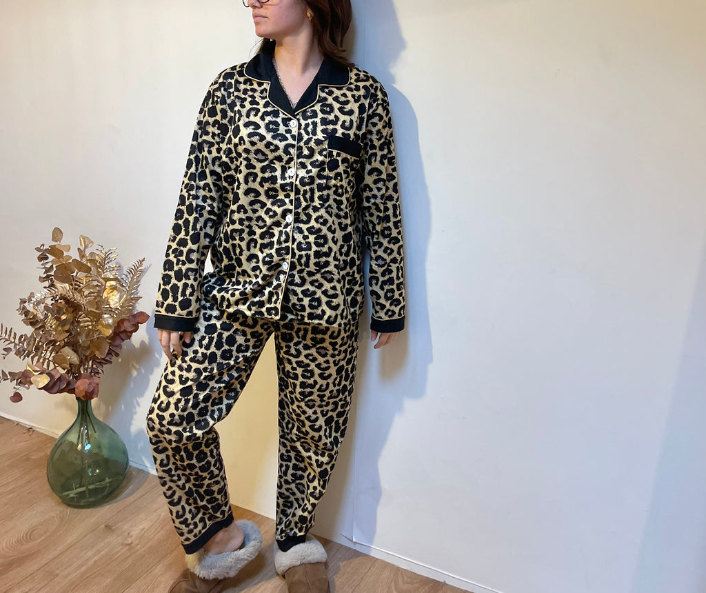 Pyjama Femme 2 Pièces – Haut Manches Longues et Pantalon Motif Léopard